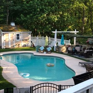 Meet your Posher, Simona